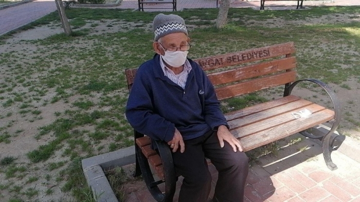 Sigara Tiryakisi 80 Yaşındaki Dedeye Bir Dal Sigara 3 Bin 150 Tl’ye Mal Oldu