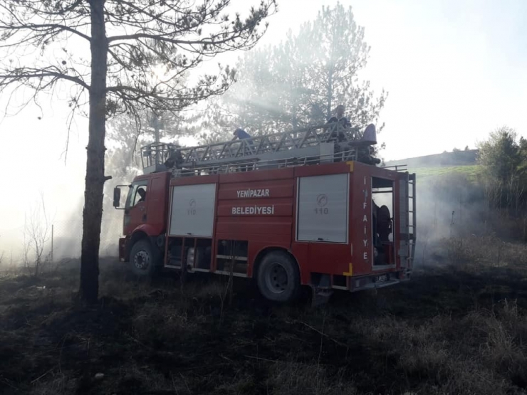 Arazi Yangınında Kaymakam, Belediye Başkanı Ve İlçe Jandarma Komutanı Tehlike Atlattı