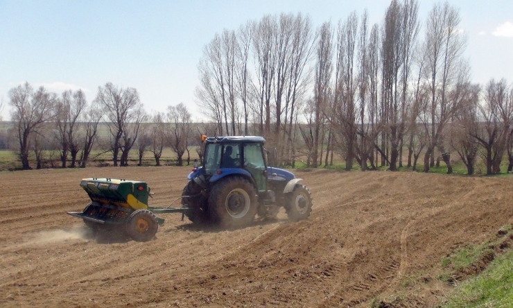 Ahlatlı Çiftçilerden Üretim Seferberliği