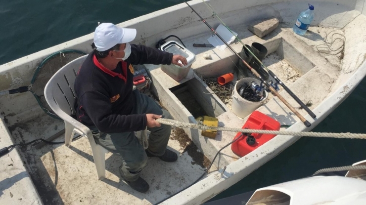 Yasağa Rağmen Denize Açılan Amatör Balıkçılara Ceza Yağdı