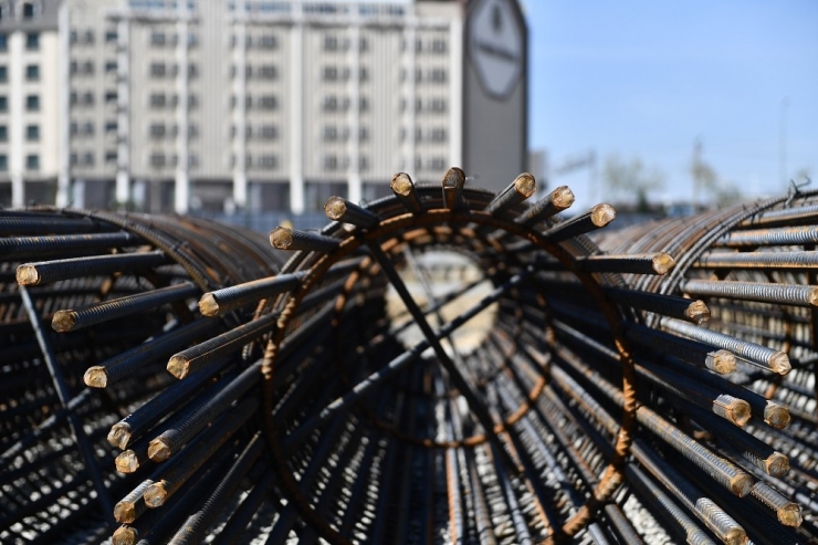 Osmangazi Meydanı’nda Tedbirli Çalışma