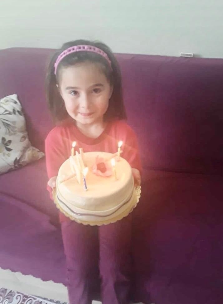 Yaşlı Ve Çocuklara Müzikli Doğum Günü Sürprizi