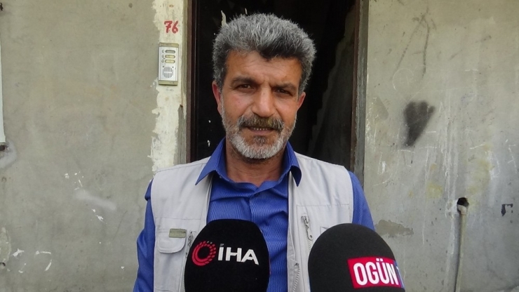 Evlat Nöbetine Gidemeyen Baba, Evinin Kapısının Önünde Oğlunun Yolunu Gözledi