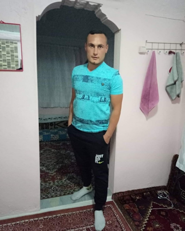 25 Yaşındaki Genç Evinde Ölü Bulundu