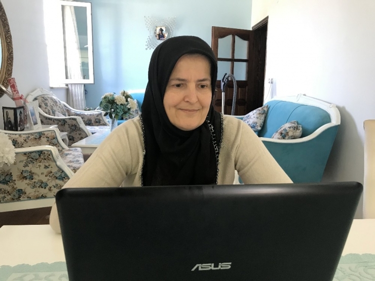 Türk Halk Müziği Korosu Telekonferansla Konser Verdi