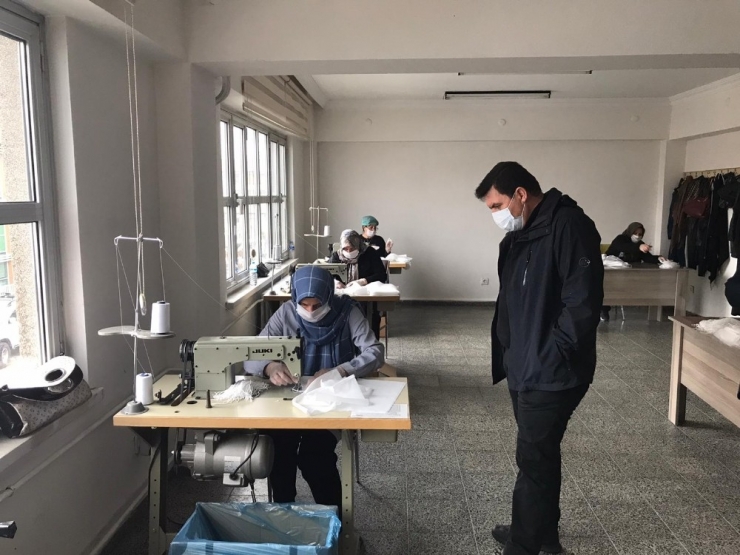 Erzincan Halk Eğitim Merkezi’nde, Maske Üretimi Başladı