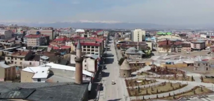 Erzurum Emniyetinden Sokağa Çıkma Kısıtlamasına Uyan Dadaşlara Teşekkür