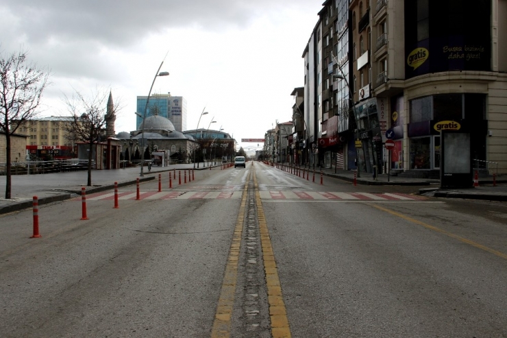 Sokağa Çıkma Kısıtlamasının İkinci Gününde Sokaklar Sessizliğini Korudu