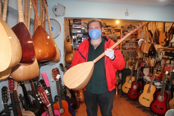 Evde Kal Çağrıları Enstrümanlara Olan İlgiyi Artırdı