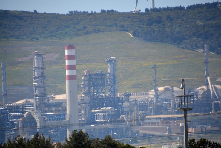 Vatandaşlar Sokağa Çıkmadı, Fabrikalarda Üretim Sürdü