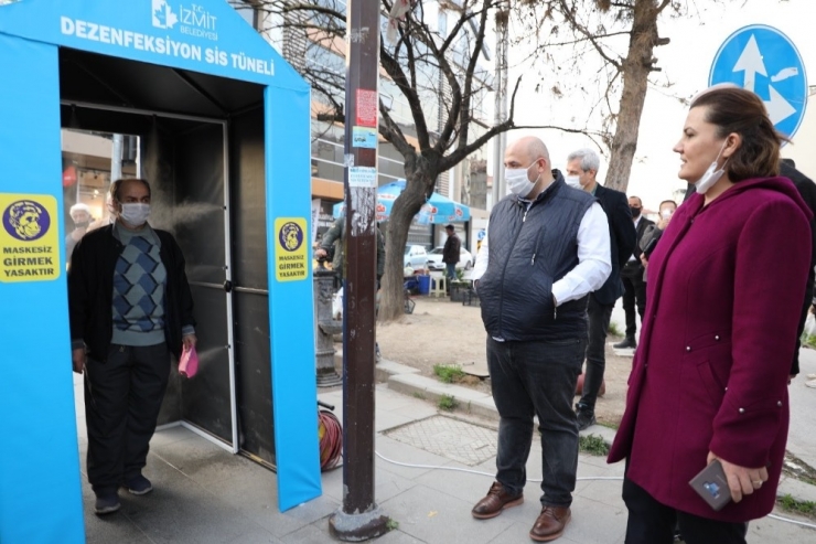 İzmit Belediyesi Bir ‘Dezenfeksiyon Sis Tüneli’ni Daha Hizmete Sundu