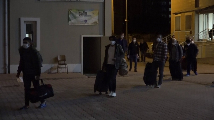 14 Günlük Karantina Sonrası ‘En Büyük Türkiye’ Tezahüratı