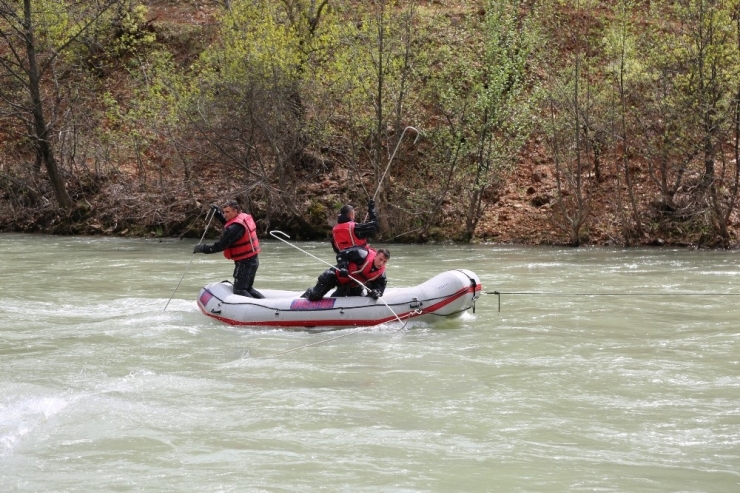 Kayıp Uzman Çavuş Güneş Ve Gülistan’ı Arama Çalışmaları Sürüyor