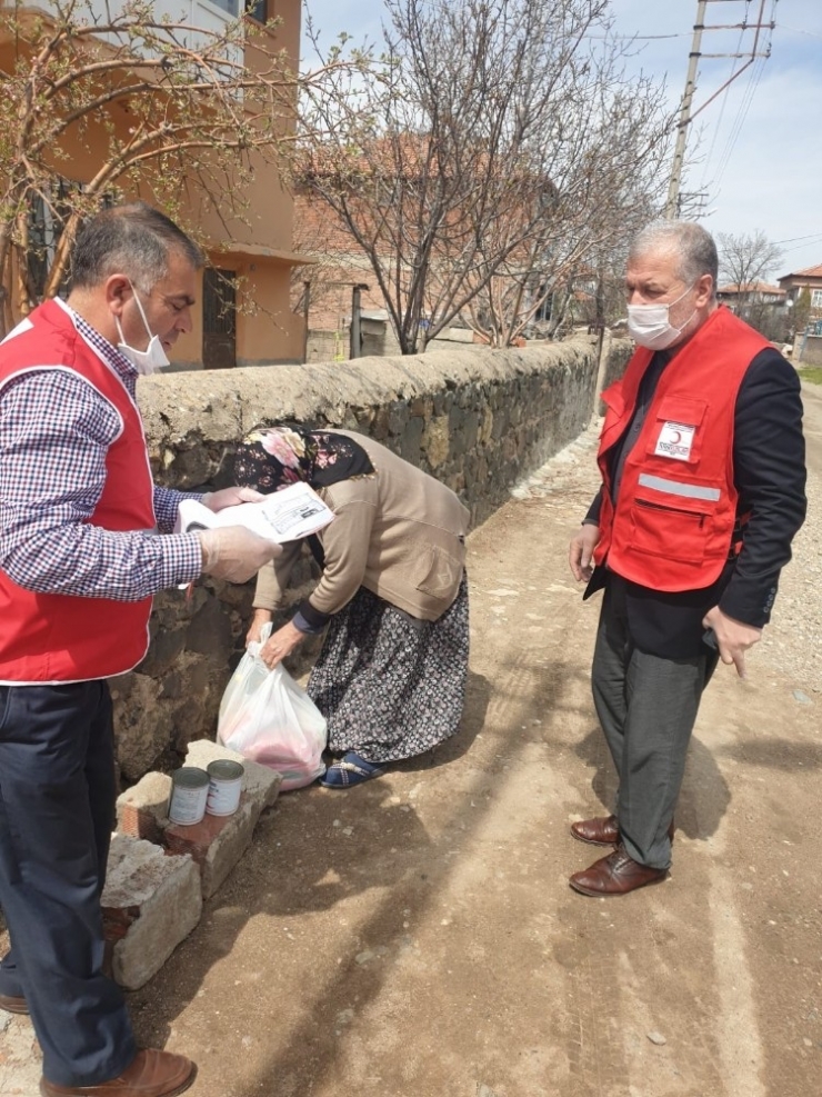 Kızılay, Gıda Ve Nakdi Yardımlara Devam Ediyor