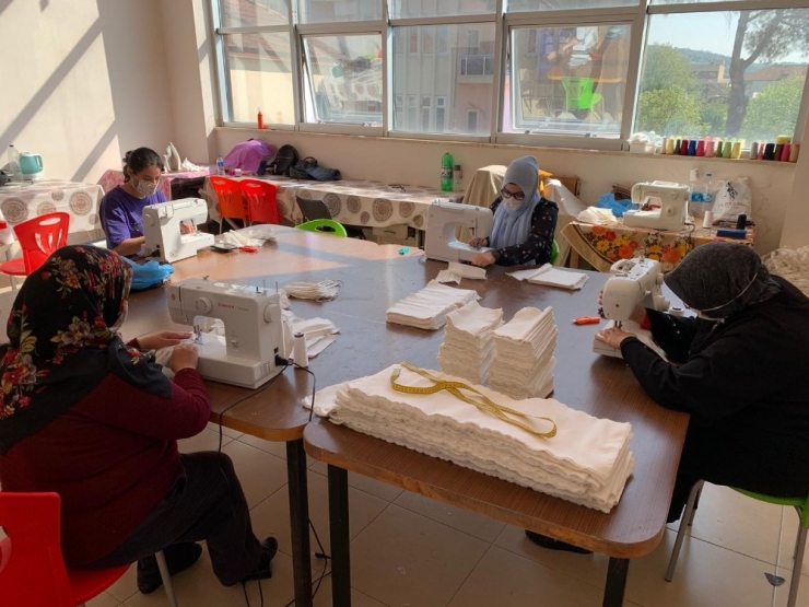 Kuyucak Belediyesi Tarafından 30 Bin Maske Üretildi