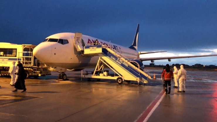 Kktc’den 189 Türk Vatandaşı Van’a Getirildi