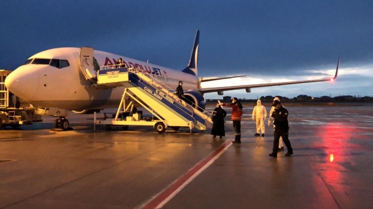 Kktc’den 189 Türk Vatandaşı Van’a Getirildi