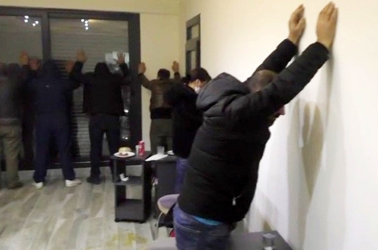 Üç Gün Önce Mühürlenen Villaya Yine Kumar Baskını