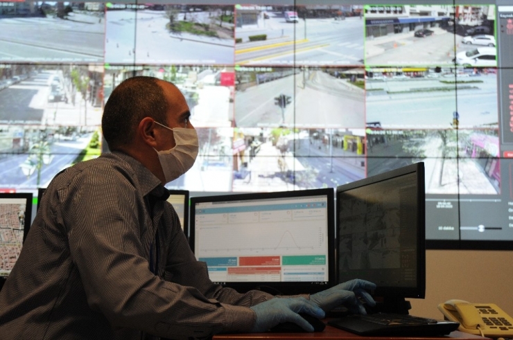 Sokağa Çıkma Kısıtlamasında Onlar Kentin Gözü Konumunda