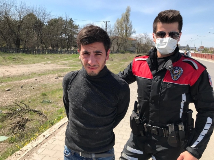 Eskişehir’de Durdurulan Araçta Silah Ve Uyuşturucu Ele Geçirildi