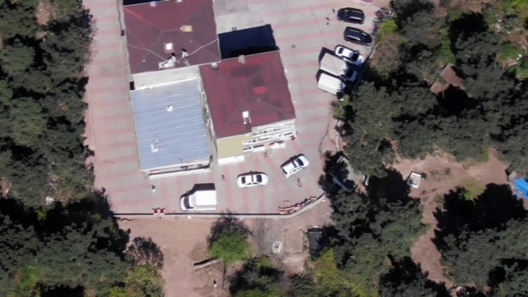 Sokakta Top Oynayan Gençlere Droneli Baskın