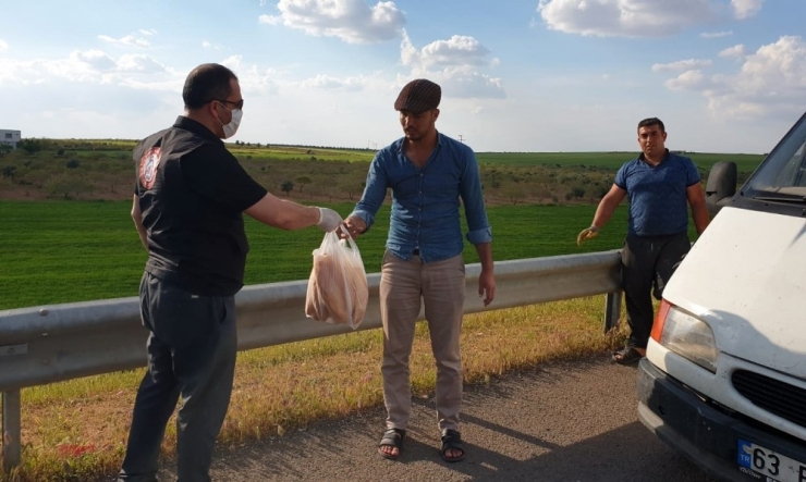 Şanlıurfa’da Yolda Kalan Sürücünün İmdadına Ekipler Yetişti