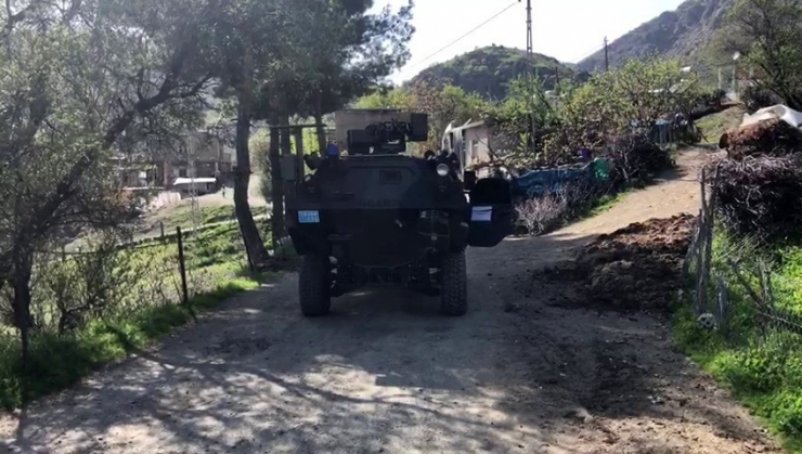 Jandarmadan Vatandaşlara Uyarı: "Baharın Gelmesi, Havaların Isınması Sizleri Yanıltmasın, Dışarı Çıkmayın"