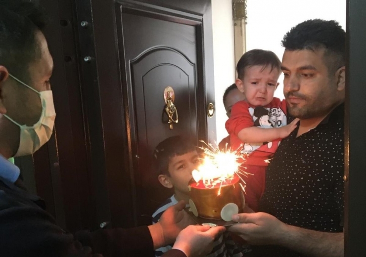 Şehzadeler Zabıtasından Sürpriz Kutlama