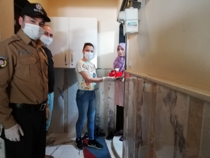 Vefa Sosyal Destek Grubundan Pasta Sürprizi