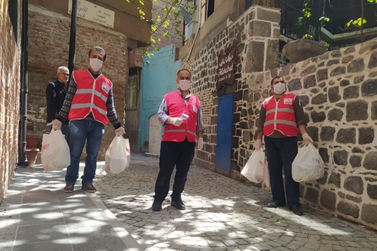 Türk Kızılayı’ndan İhtiyaç Sahibi Ailelere Gıda Yardımı