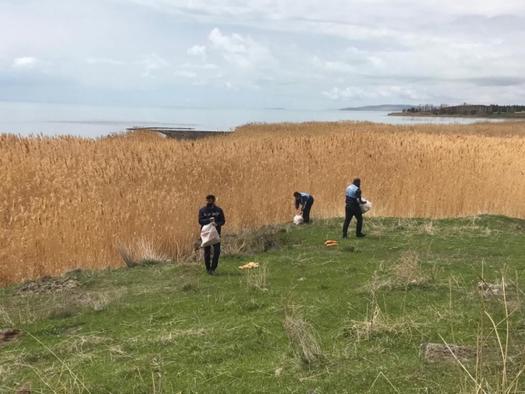 Erciş’te Doğaya Yiyecek Bırakıldı
