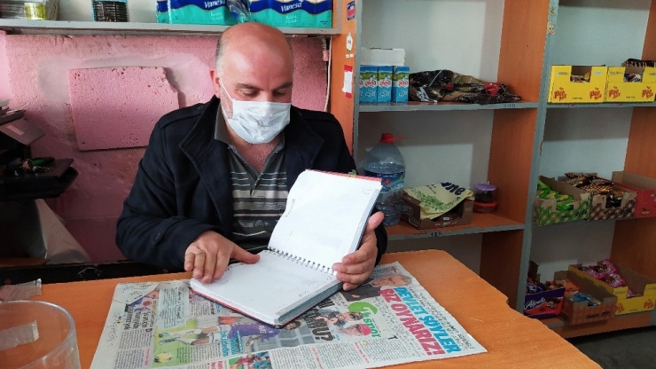 Bakkalın Veresiye Defterini Satın Aldı, Vatandaşların Borçlarını Ödedi