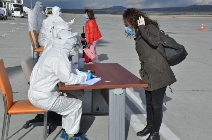 Yurt Dışından Kars’a Getirilen 104 Türk, Karantinaya Alındı