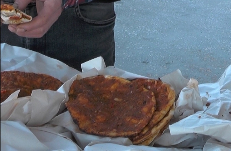 Mantardan Lahmacun Yaptılar