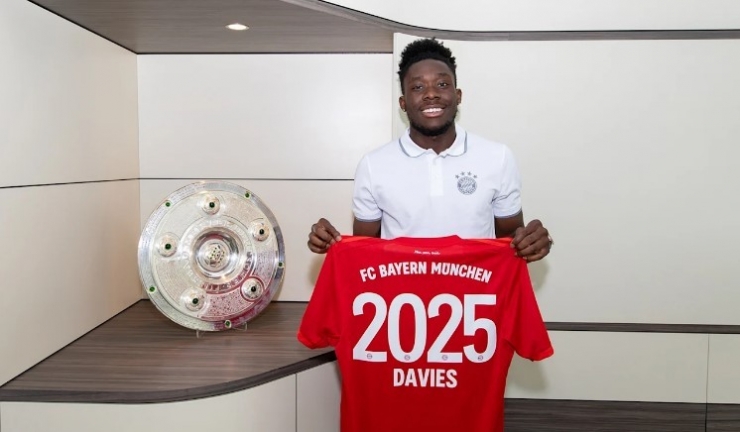 Bayern Münih, Alphonso Davies’in Sözleşmesini Uzattı