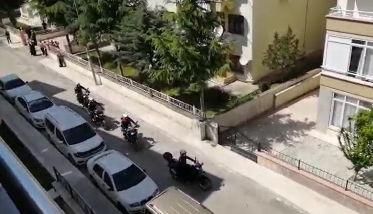 Polis Ekipleri İhbar İçin Gittikleri Mahallede Sürprizle Karşılaştı