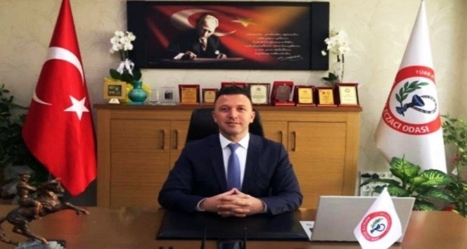 Antalya’da Eczanelerden Ücretsiz Maske Dağıtımı Başladı