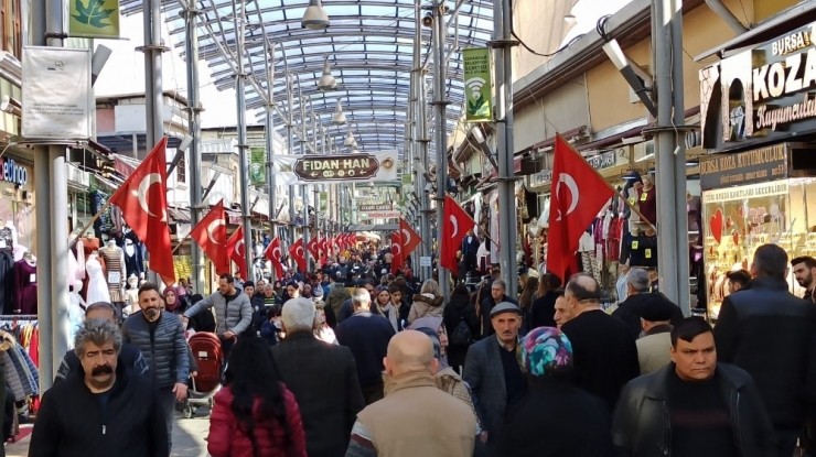 Bursa Kapalı Çarşı Kapılarını Açtı