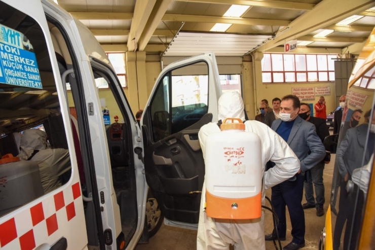 Başkan Şahin Sürücülere Maske Dağıttı