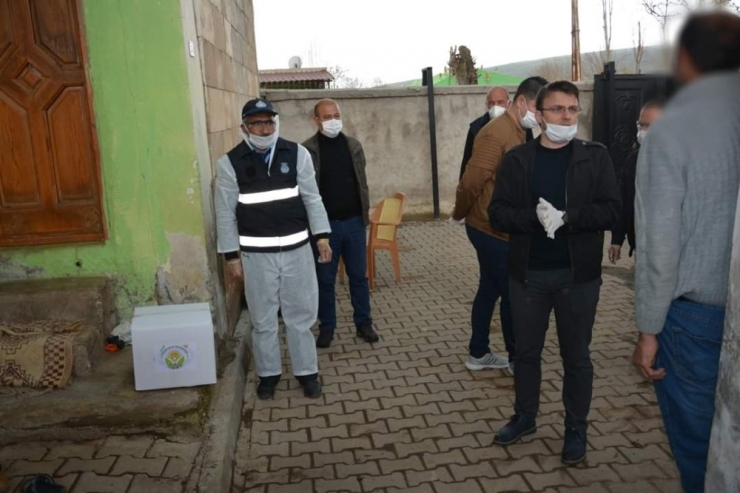 Karantina Altındaki Beldeye Yardım Desteği