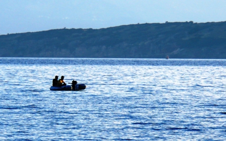 Yasağı Denizde Deldiler, Cezayı Yediler