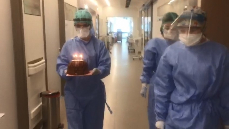 El Ele Koronayı Yendiler