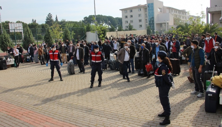 Cezayir’den Aydın’a Getirilen 450 İşçi Karantinadan Çıktı