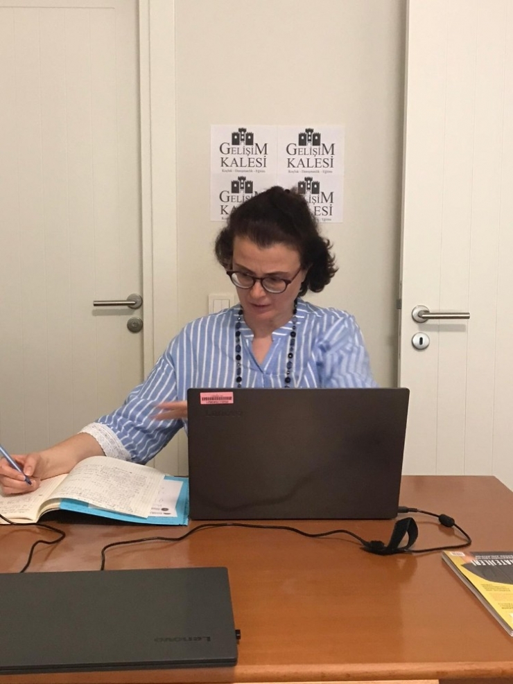 Düzce Üniversitesi Eğitim Seminerlerini Online Sürdürüyor