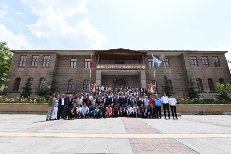 Muş Belediyesi Personellerinden ‘Biz Bize Yeteriz Türkiyem’ Kampanyasına Destek