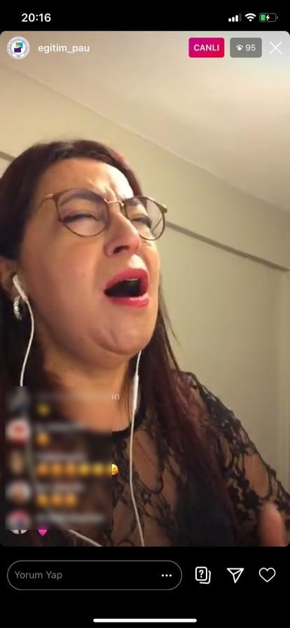 Paü’lü Öğretim Görevlisi Sosyal Medyadan Verdiği Konser İle ‘Evde Kal’ Dedi