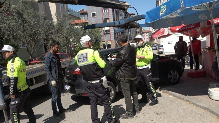 El Freni Çekilmeyen Otomobil Son Anda Durdu, Faciadan Dönüldü