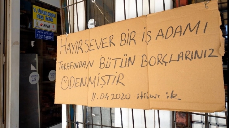 Bakkalın Veresiye Defterini Satın Alıp Tüm Borçları Sildi