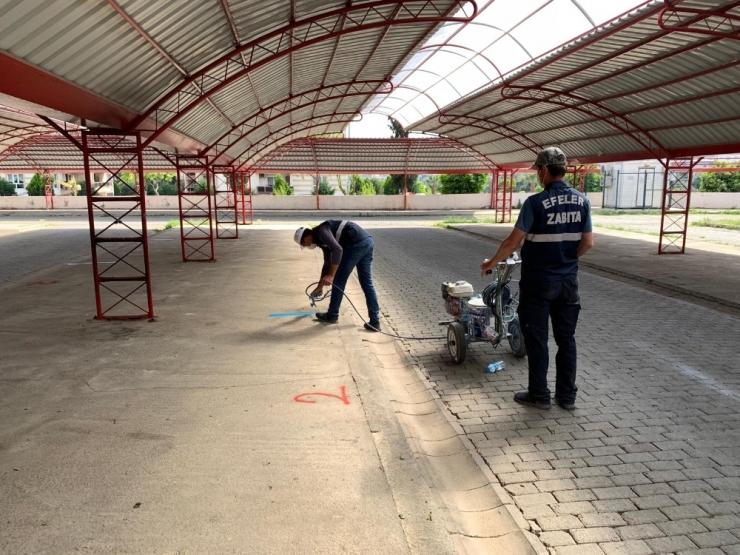 Efeler Pazarlarında Sosyal Mesafe Düzenlemesi