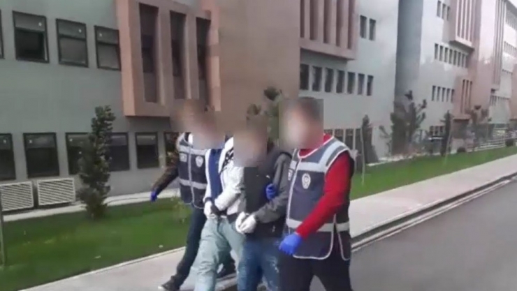 3 Günde 4 Araç Çaldılar, Mobeseye Yakalandılar